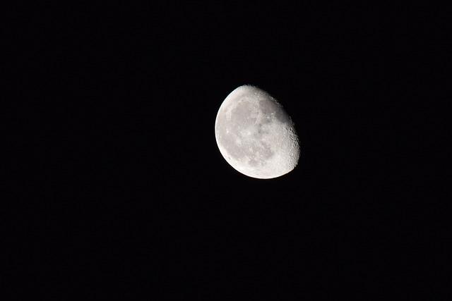 moon-5550866-640.jpg